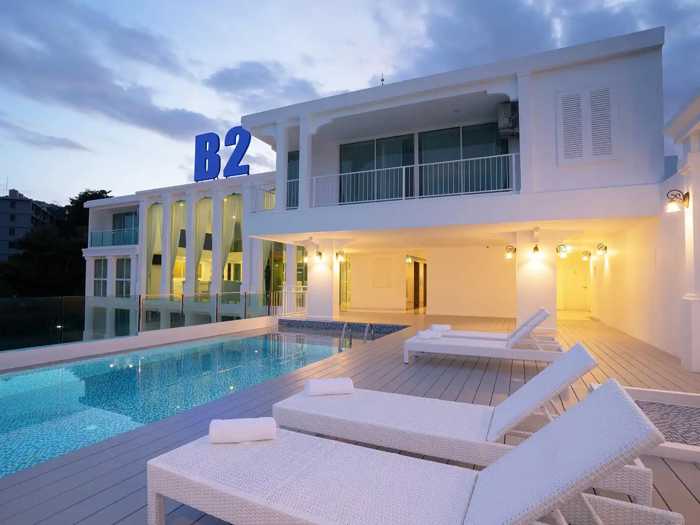 B2 Phuket Premier Hotel Pool