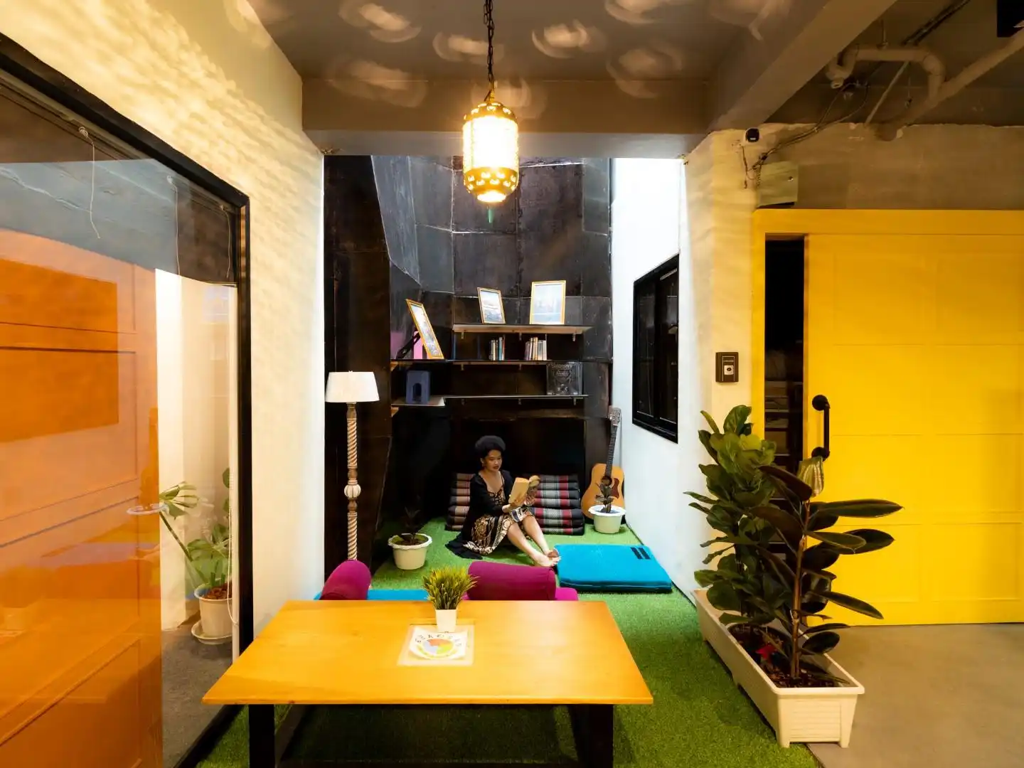 Khaosan Social Capsule Hostel Lobby