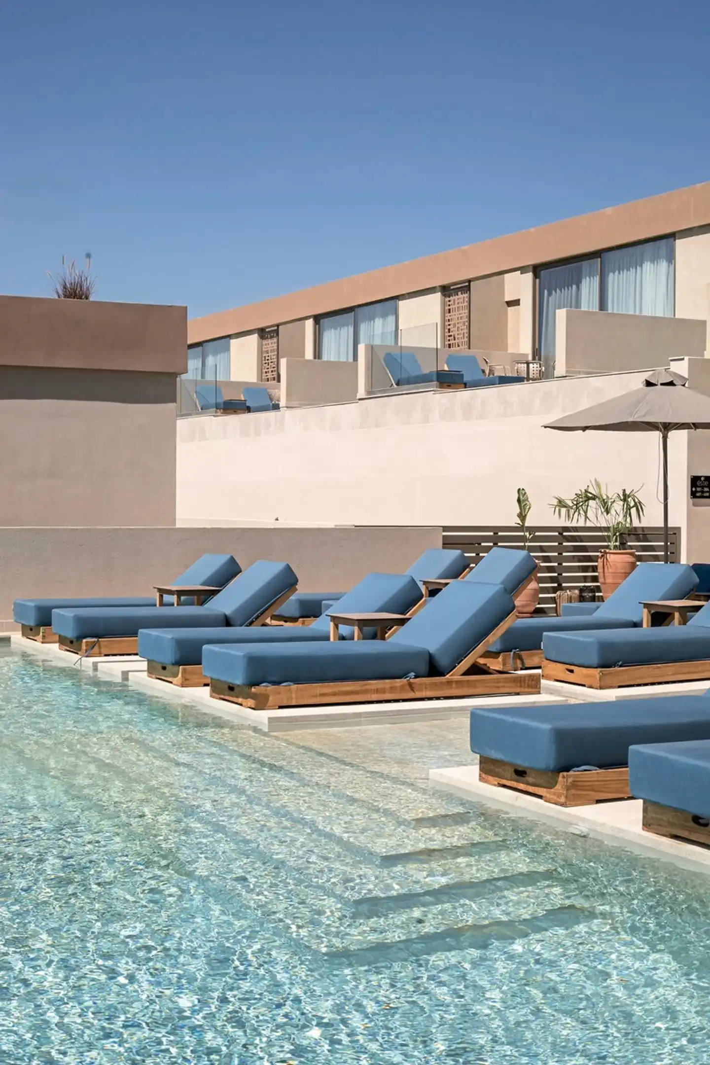Este Elegant Suites & Villas Pool