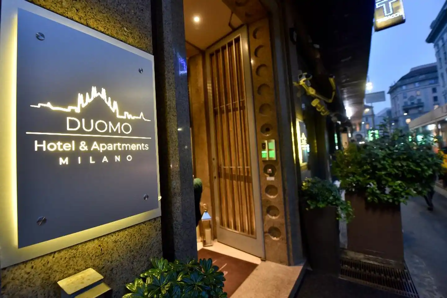 Duomo Hotel & Apartments Milano Aussenansicht