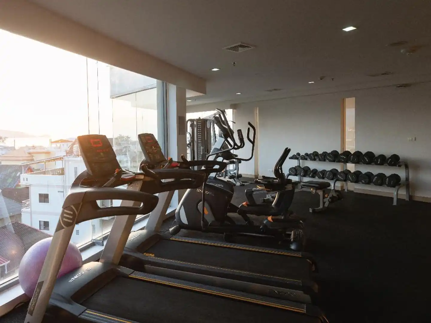The Andaman Beach Hotel Phuket Sport und Entertainment