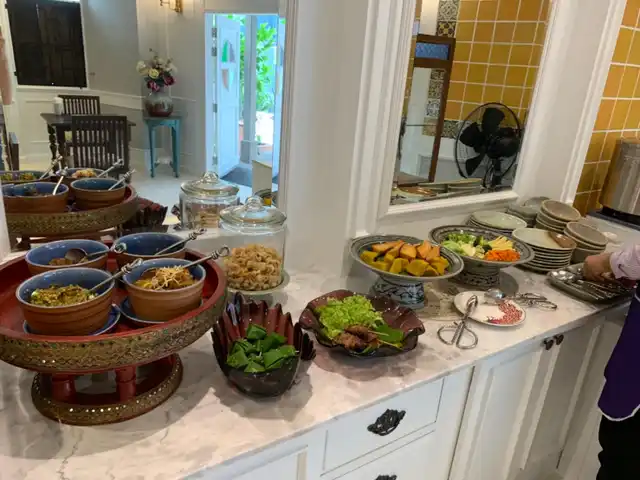 At Pingnakorn Restaurant