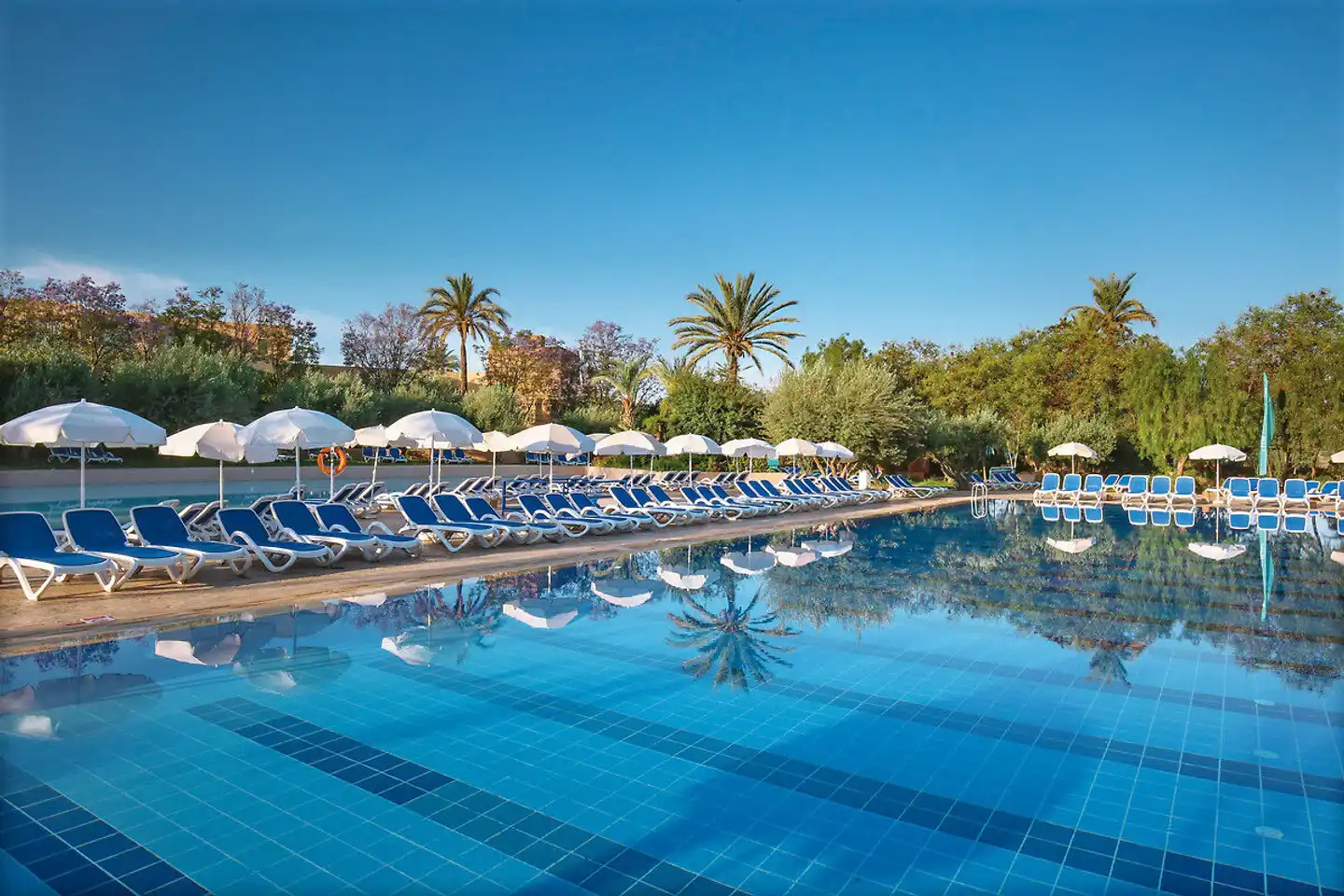 Valeria Madina Club Pool