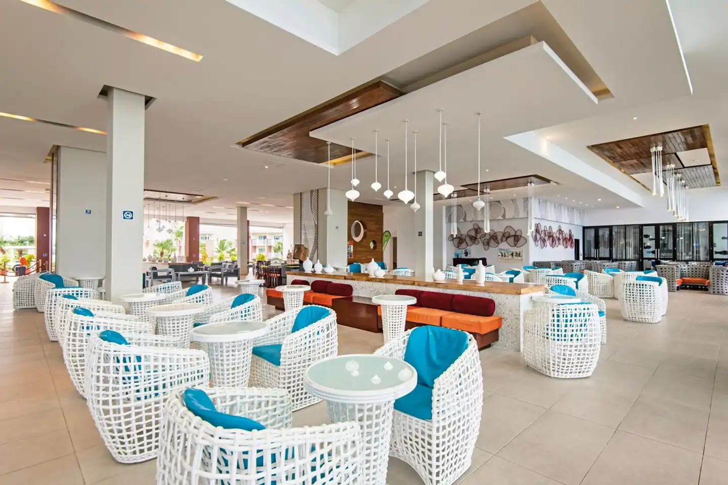 Playa Vista Azul Bar