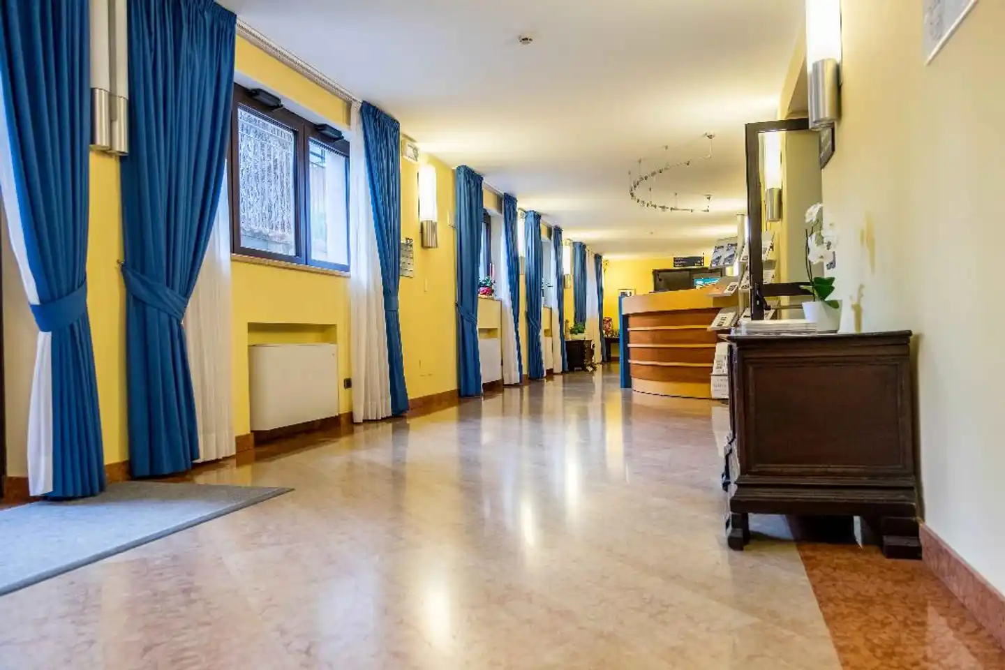 Garda Family House Lobby