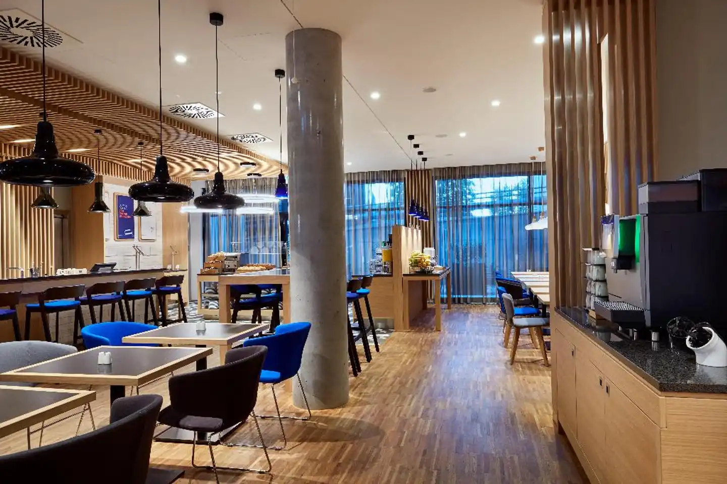 Holiday Inn Express Berlin - Alexanderplatz Restaurant