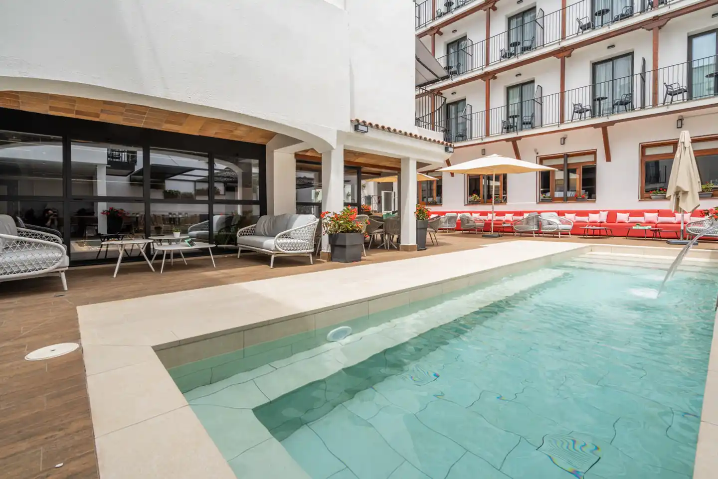 Neptuno Hotel & Spa Pool