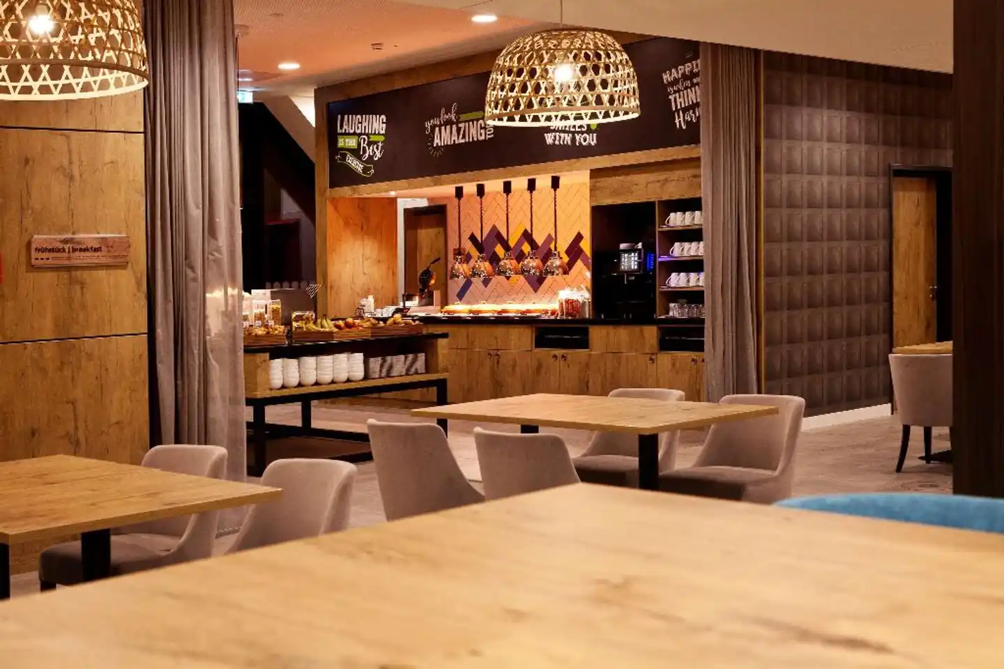Hampton by Hilton Aachen Tivoli Lobby