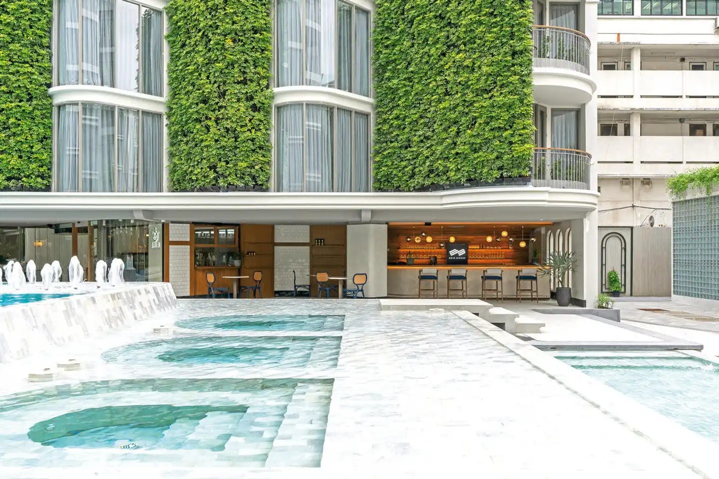 The Salil Hotel Riverside Bangkok Aussenansicht