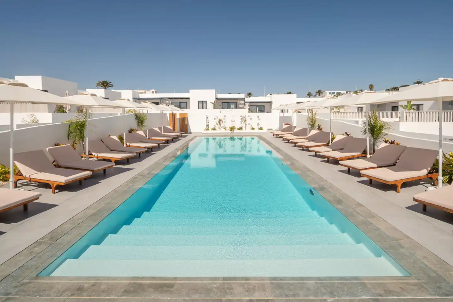 Nazaret Beach Pool