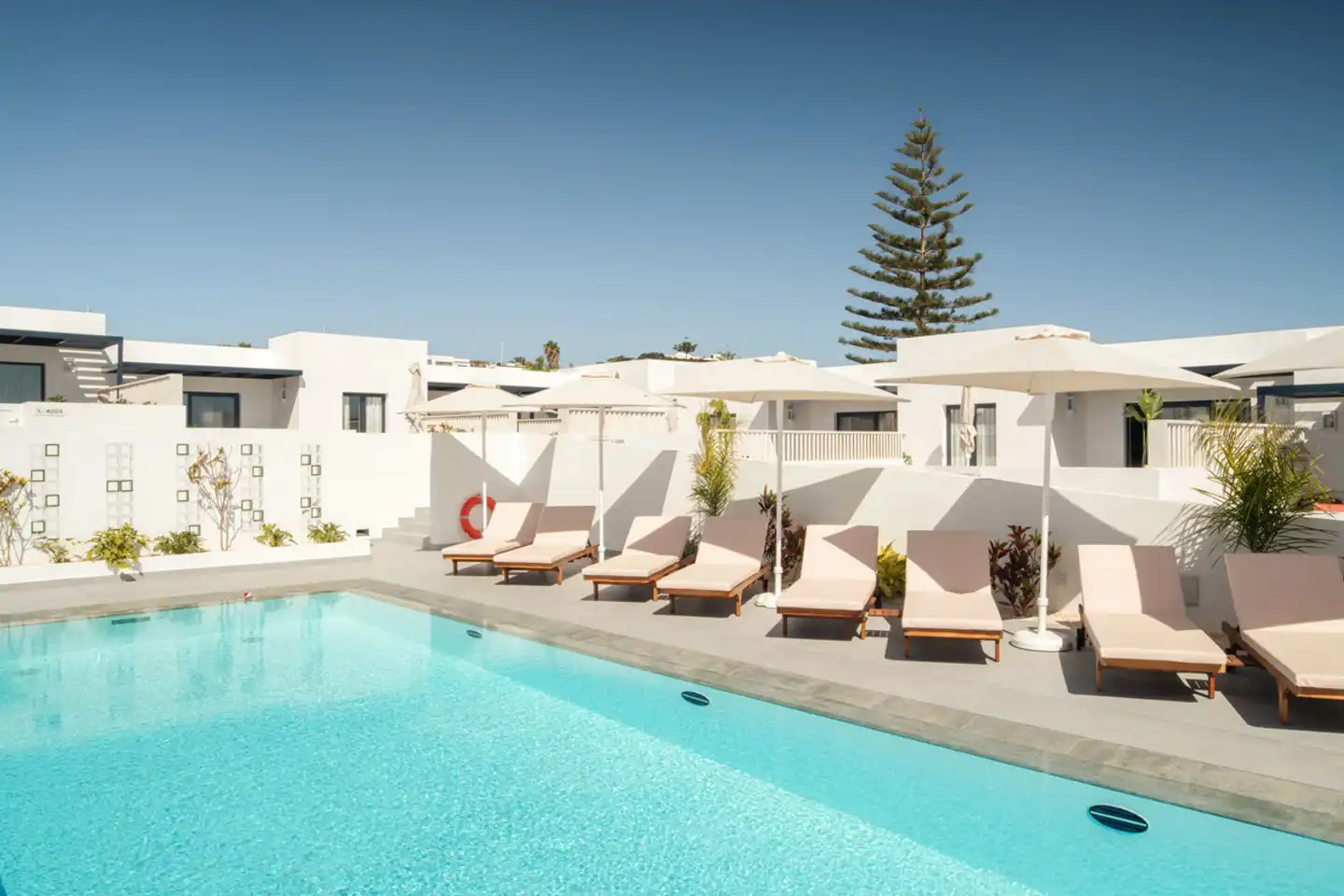Nazaret Beach Pool
