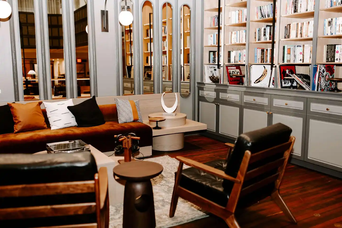 Joinery Hotel Pittsburgh, Curio Collection by Hilton Lobby
