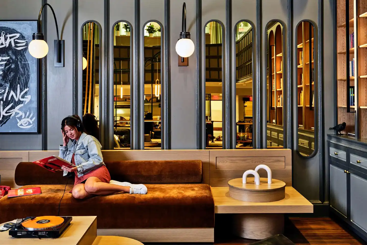 Joinery Hotel Pittsburgh, Curio Collection by Hilton Lobby