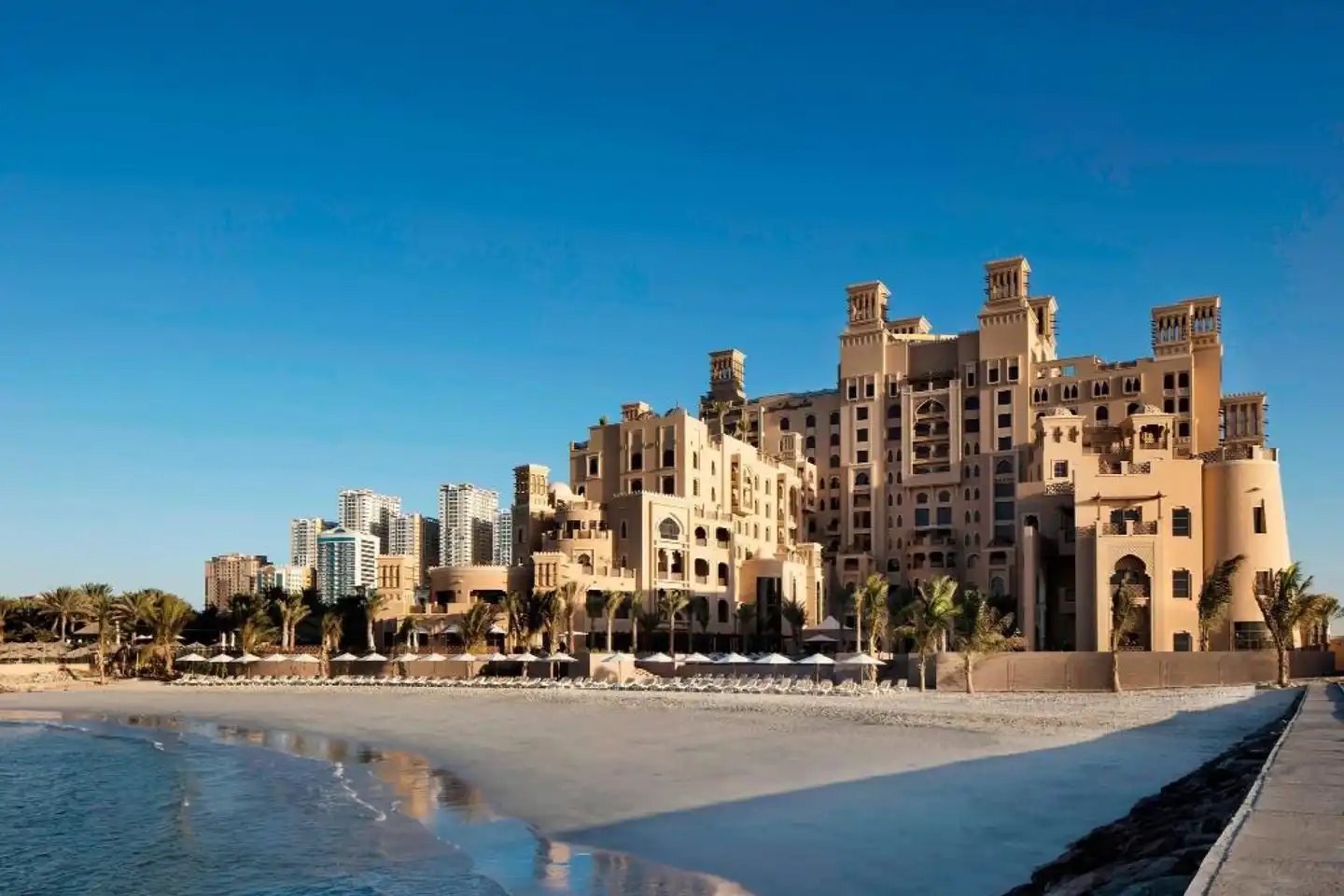 Sheraton Sharjah Beach Resort & Spa Strand