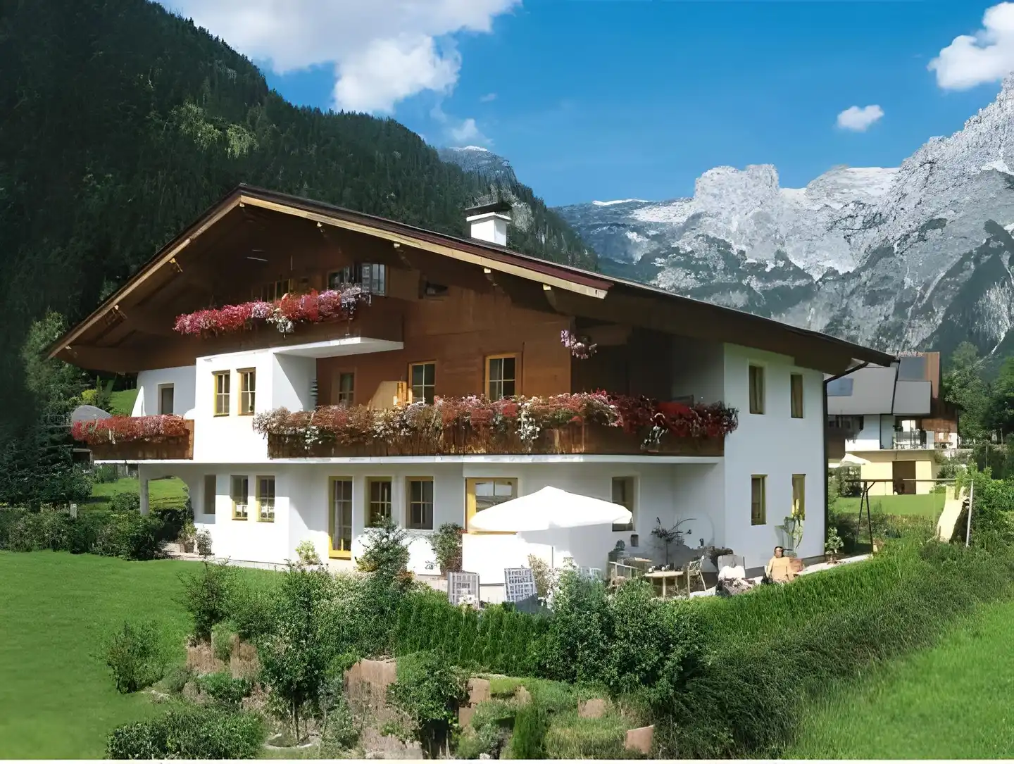Almchalet Alpenflora Aussenansicht