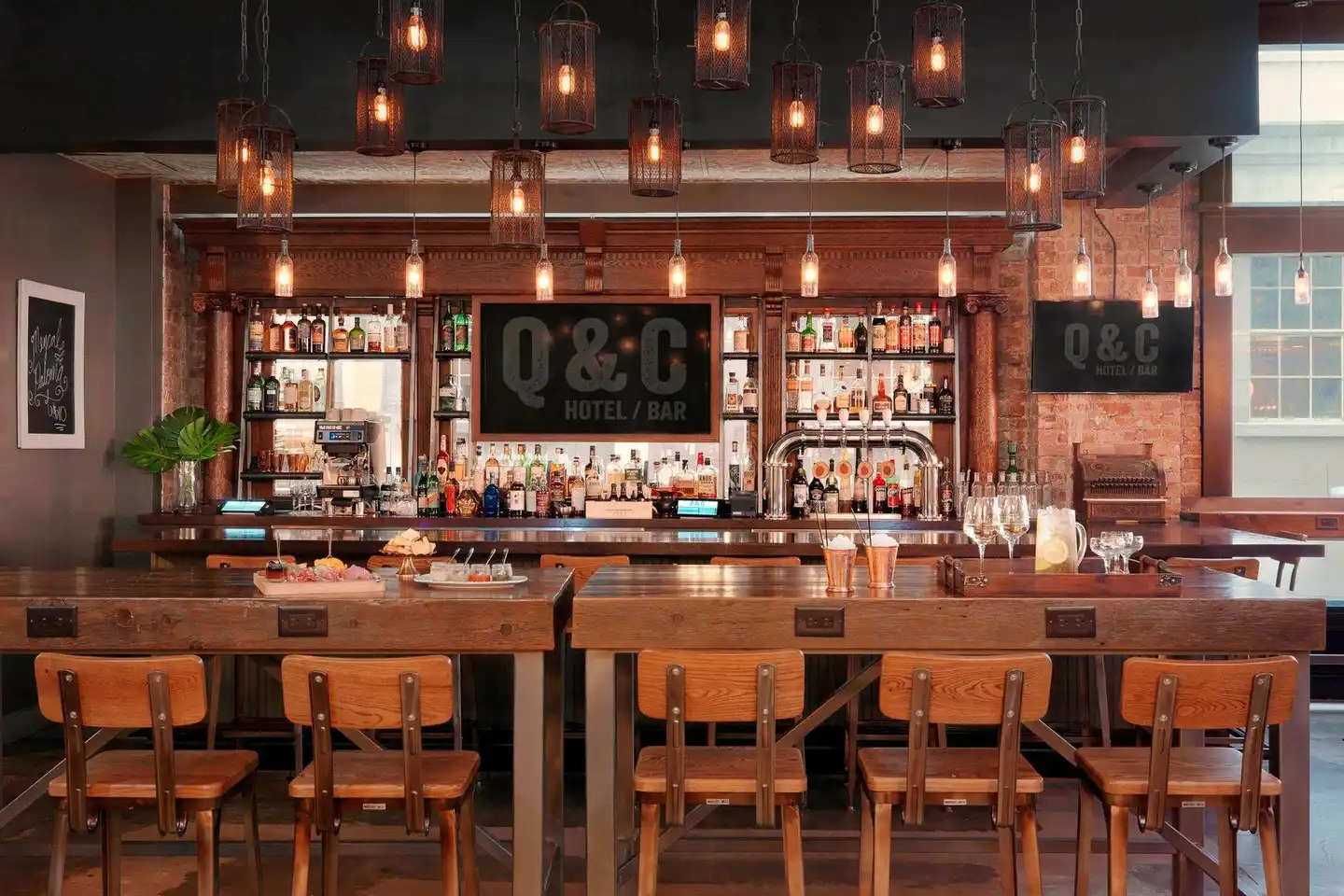 Q&C HotelBar New Orleans, Autograph Collection Bar