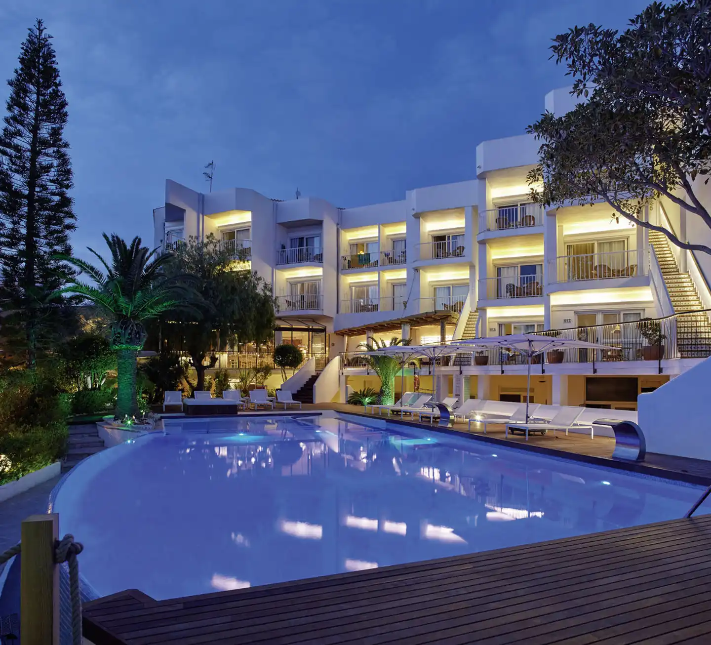 Castavi Pool
