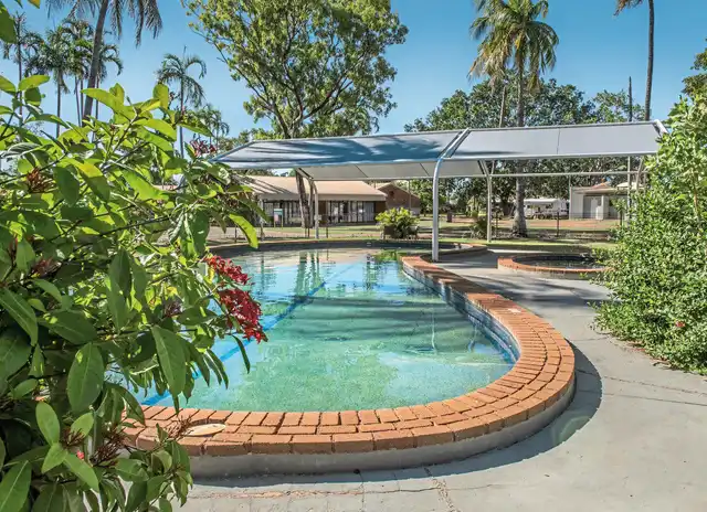 Contour Hotel Katherine Pool