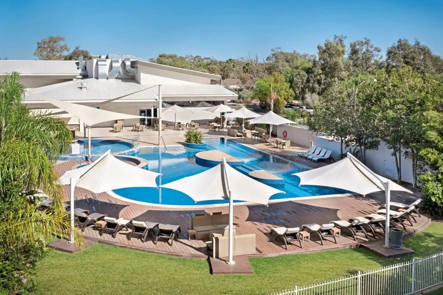 Crowne Plaza Alice Springs Lasseters Pool