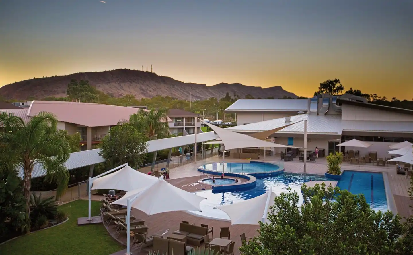 Crowne Plaza Alice Springs Lasseters Pool