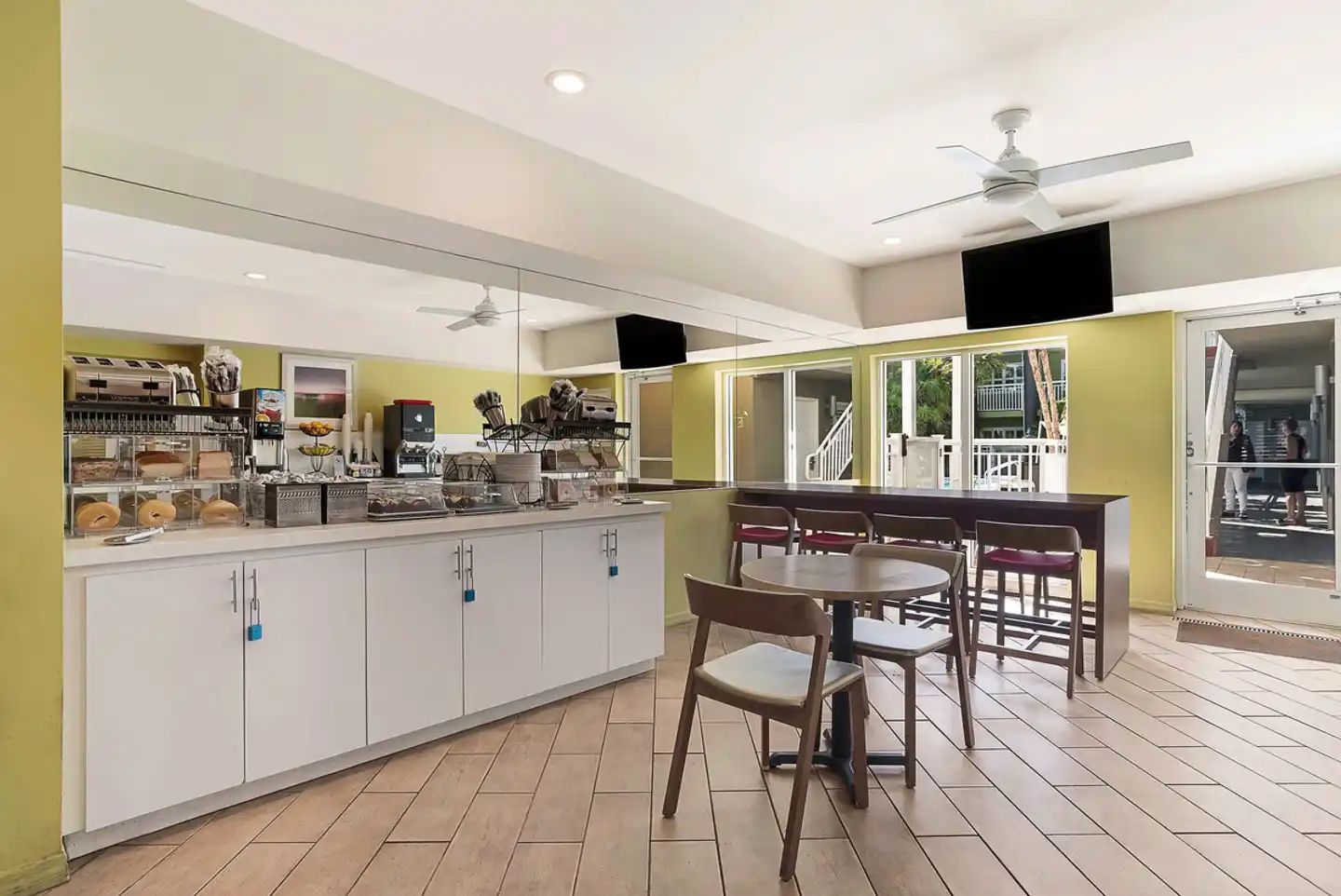 Best Western Hibiscus Bar