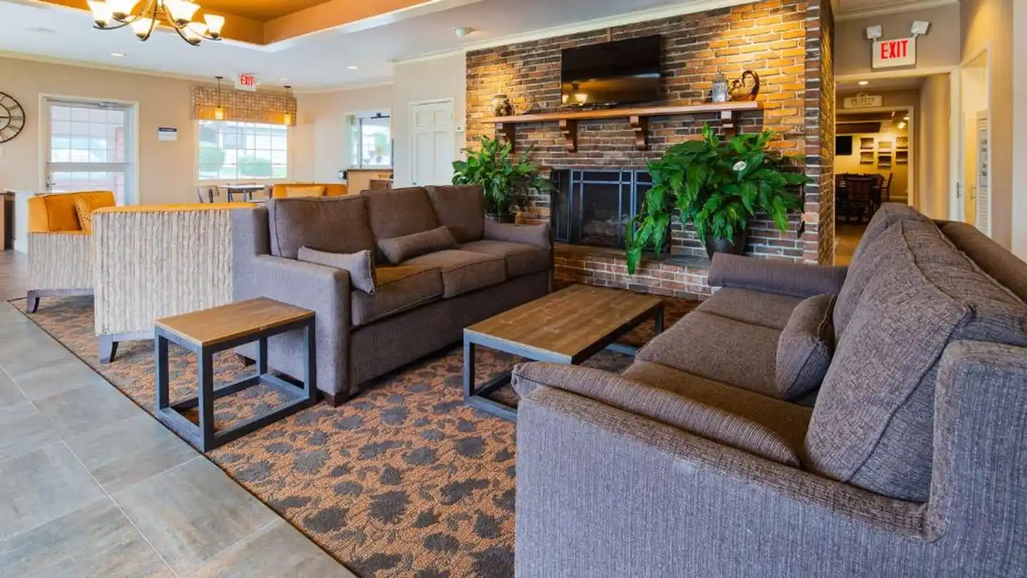 Best Western Plus Coach House Inn Lobby