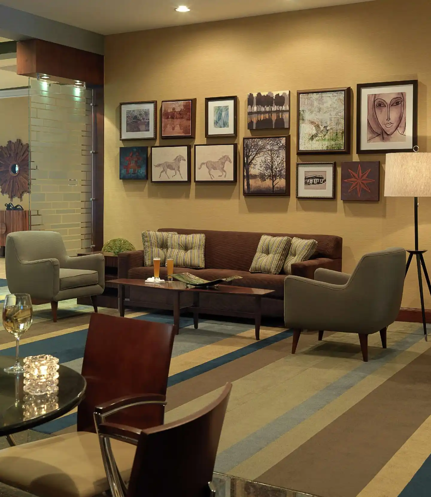 DoubleTree by Hilton Collinsville/St.Louis Lobby