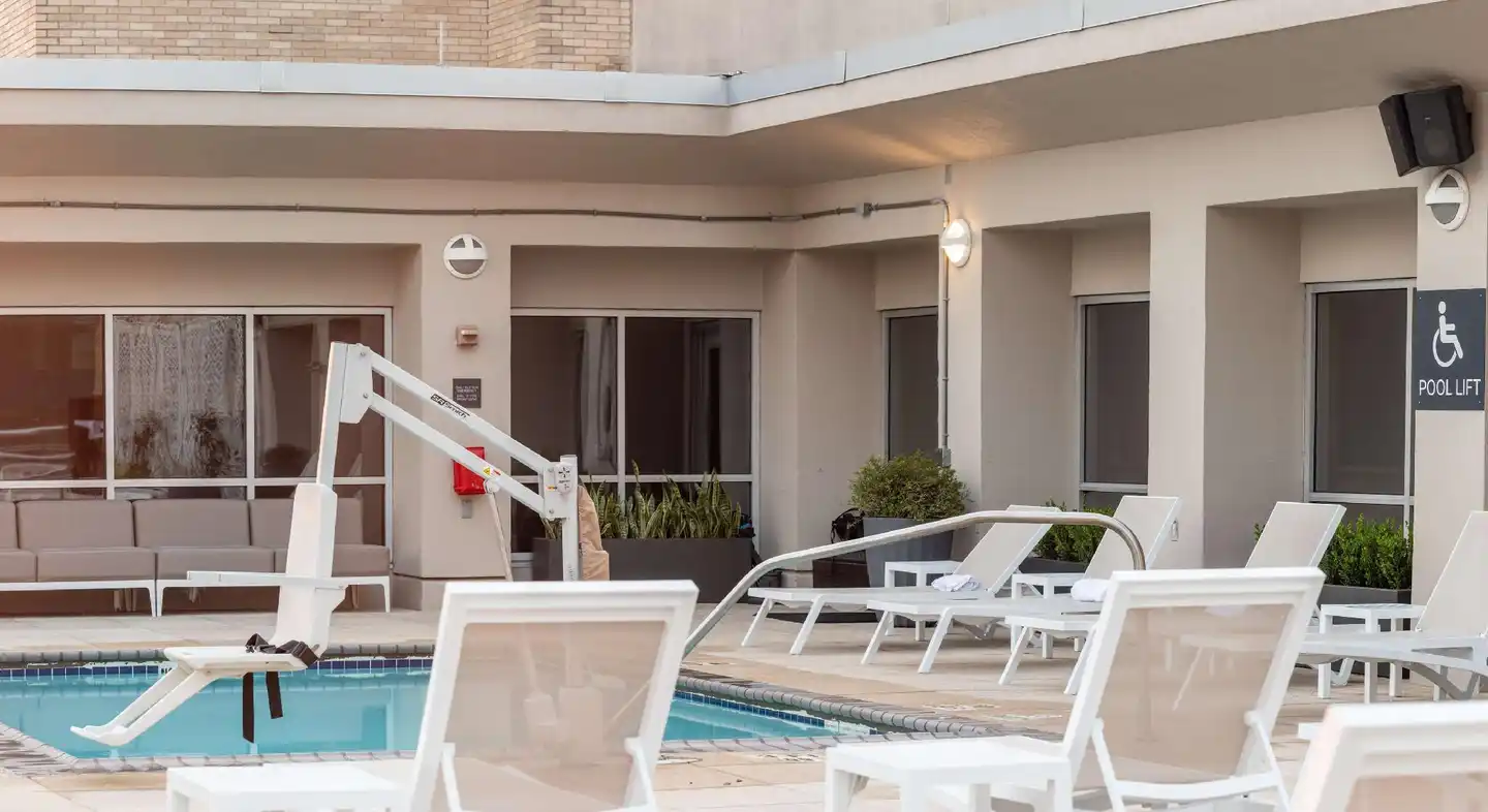 Hilton Garden Inn New Orleans French Quarter/CBD Hallenbad
