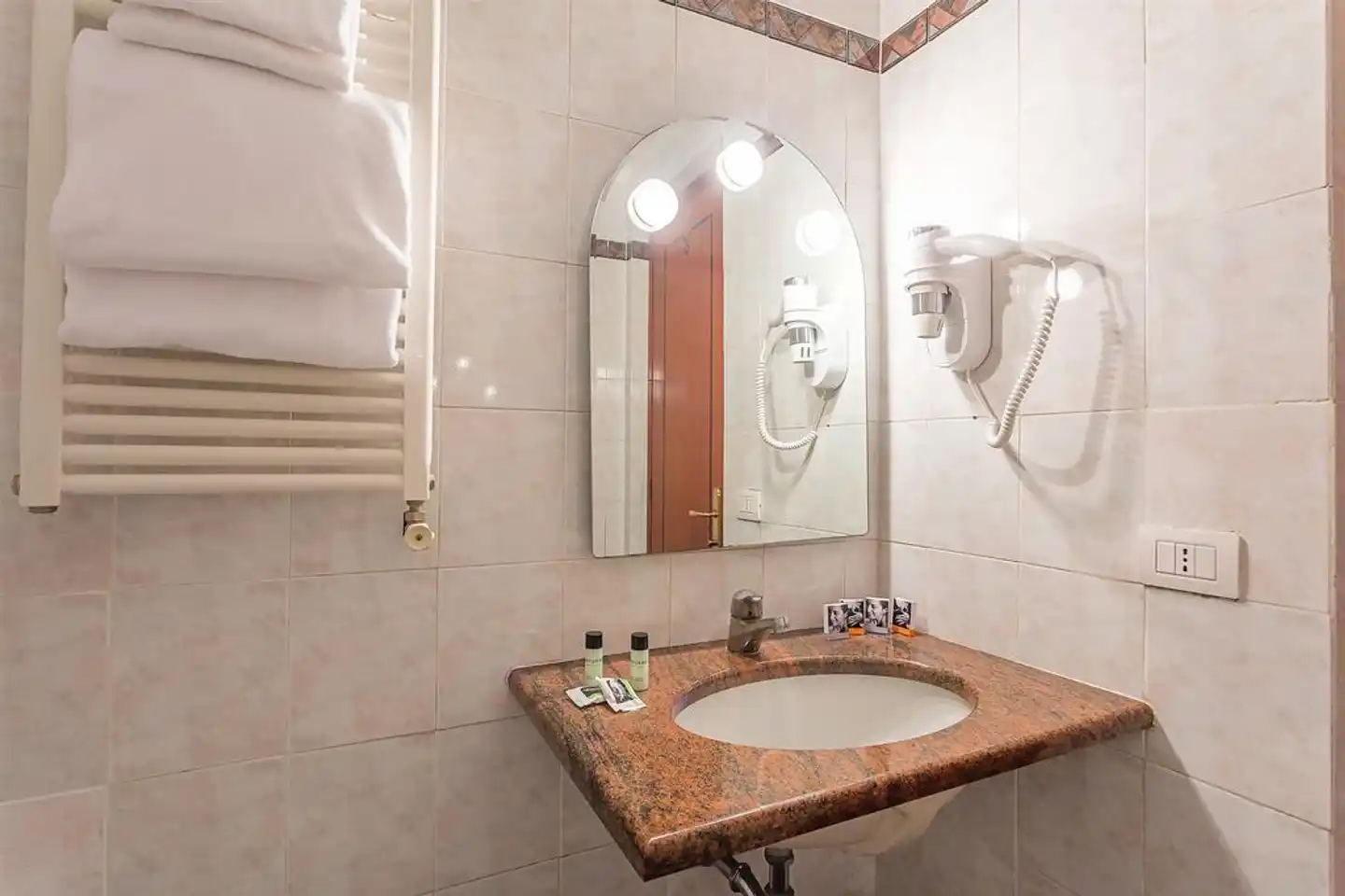 Hotel Lux Badezimmer