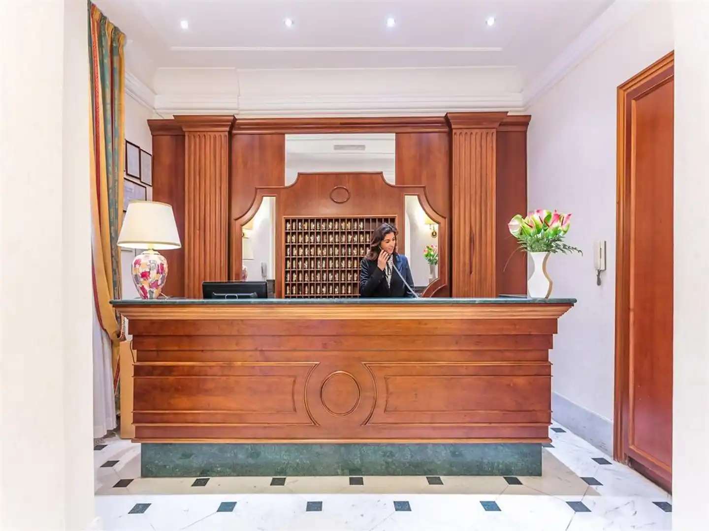 Hotel Lux Lobby