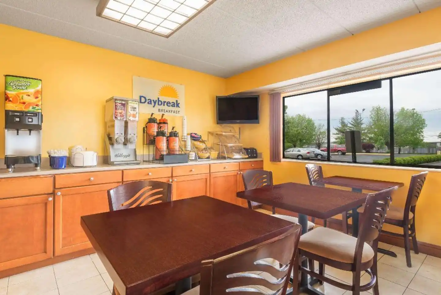 Days Inn by Wyndham Columbus Fairgrounds Lobby