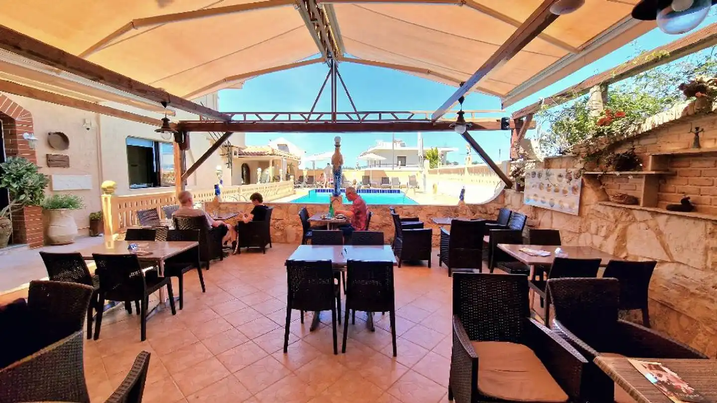 Erato Hotel Terrasse