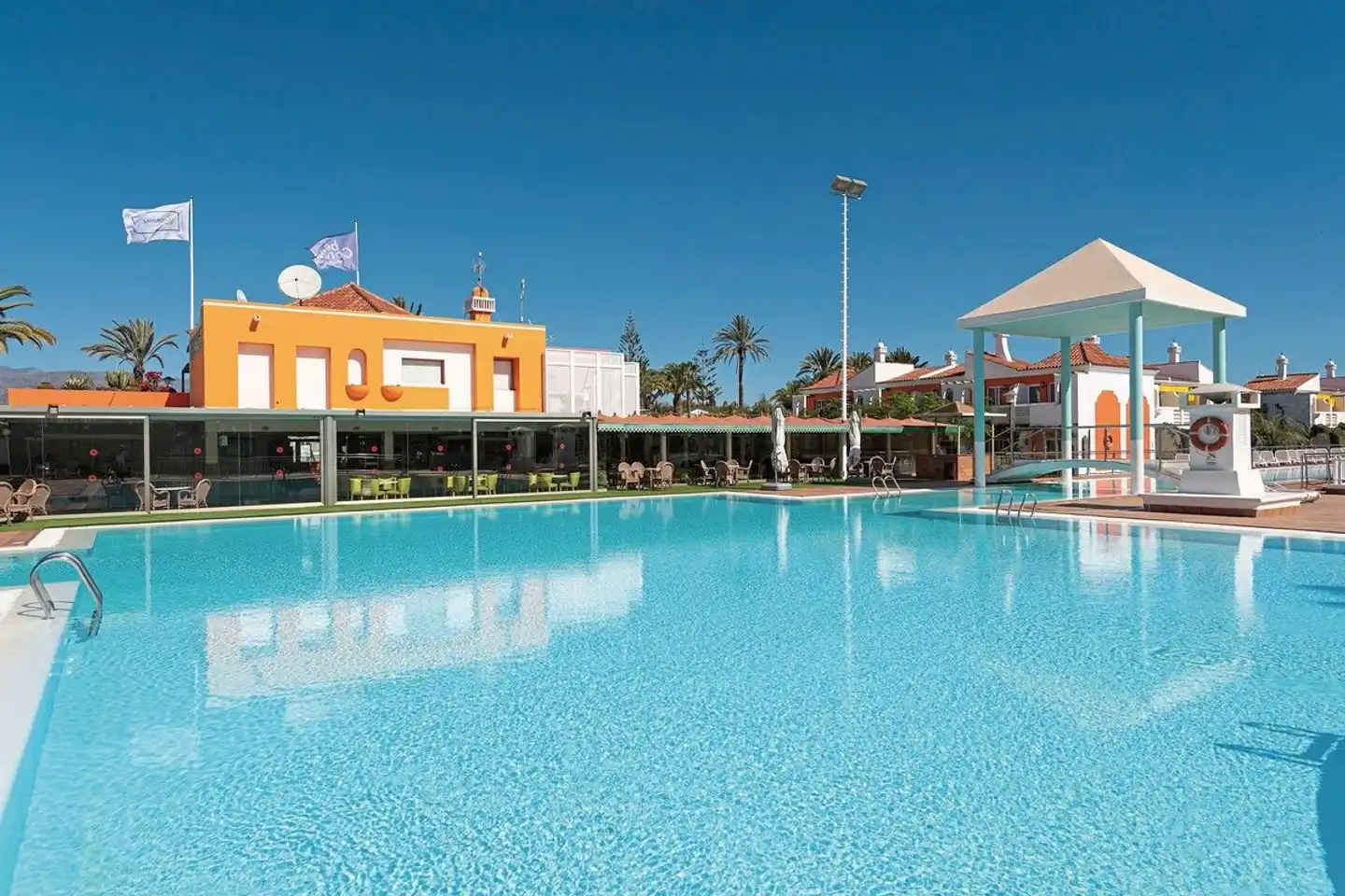 Cordial Green Golf Pool