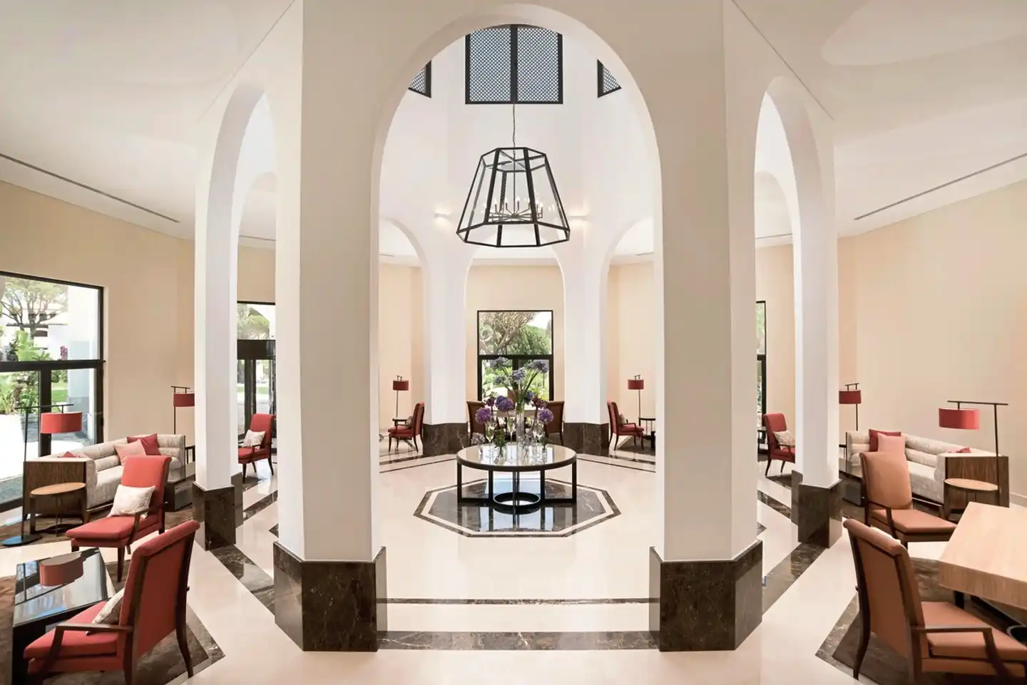 Pine Cliffs Resort: Pine Cliffs Ocean Suites & Spa Lobby