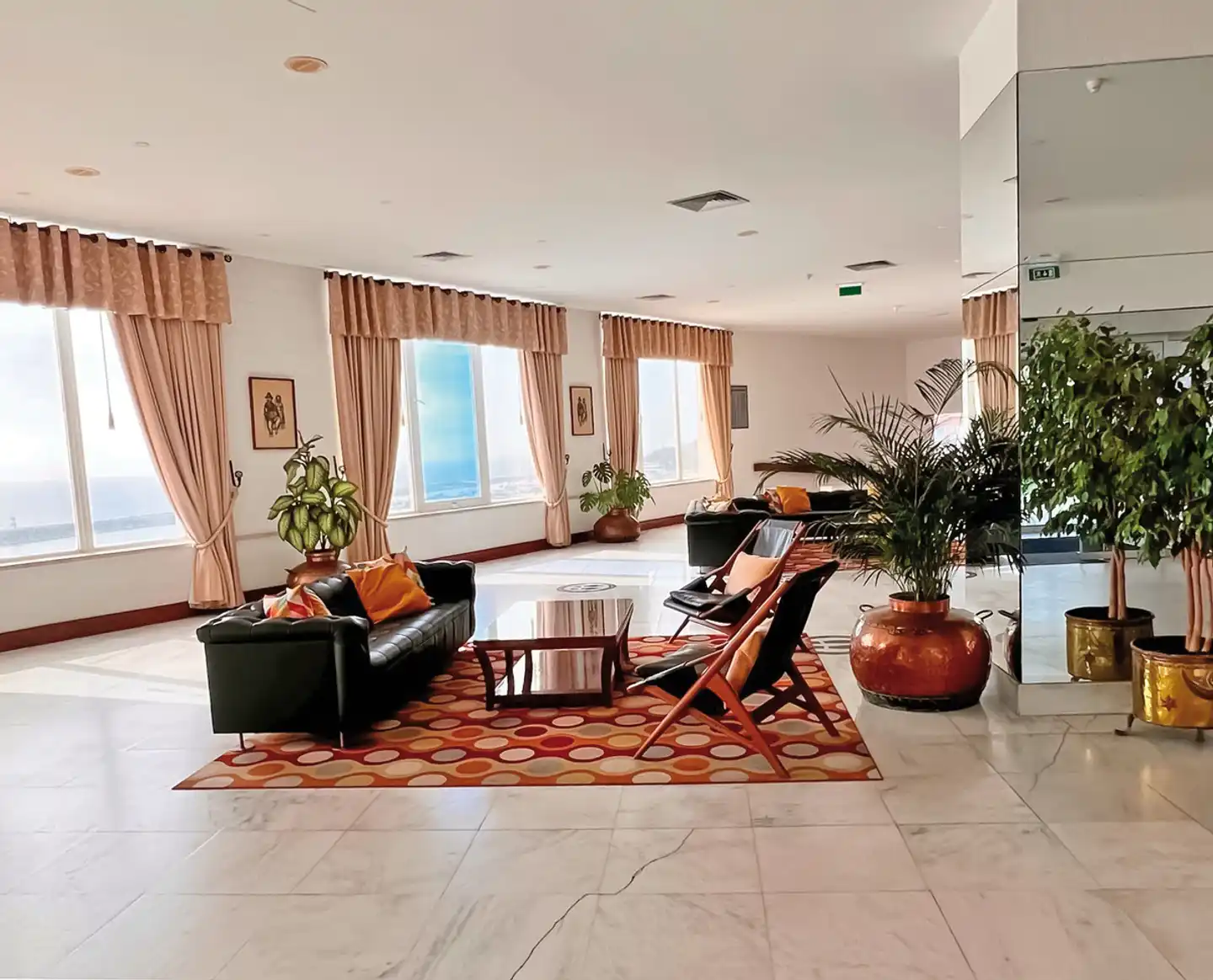 Hotel do Mar Lobby