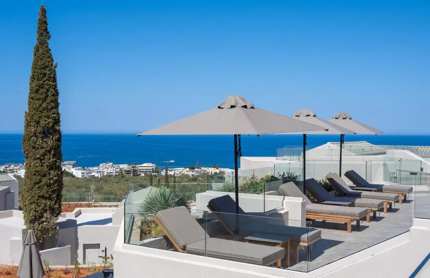 Galaxy Suites Boutique Resort Terrasse