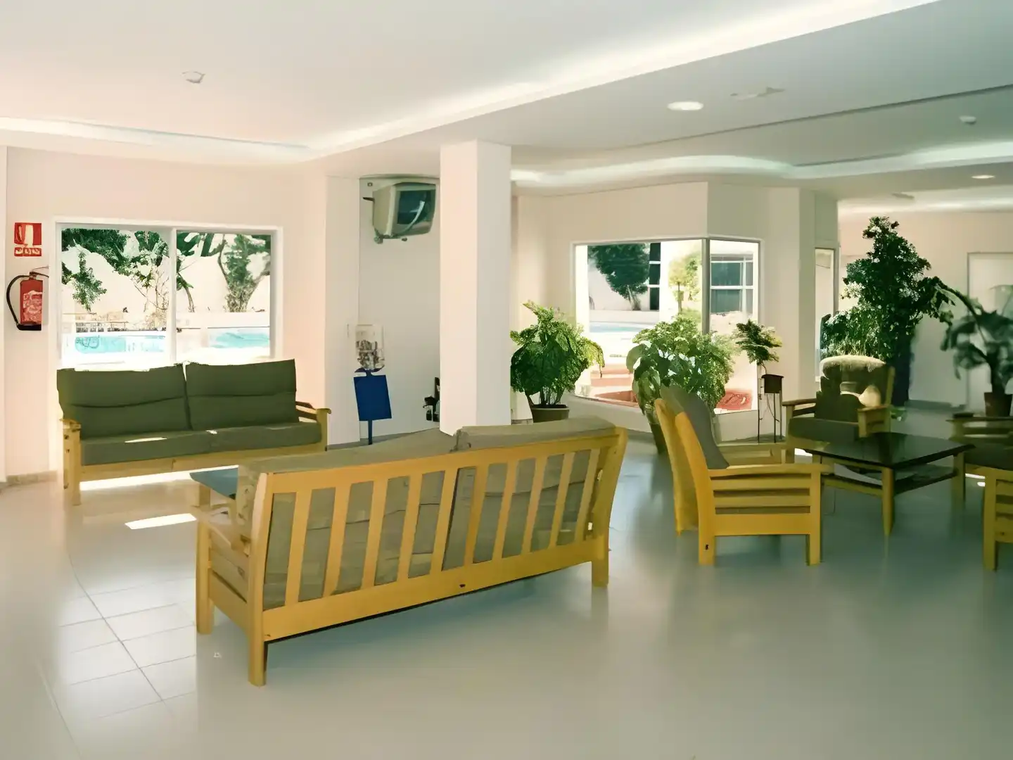 eó Las Gacelas Lobby