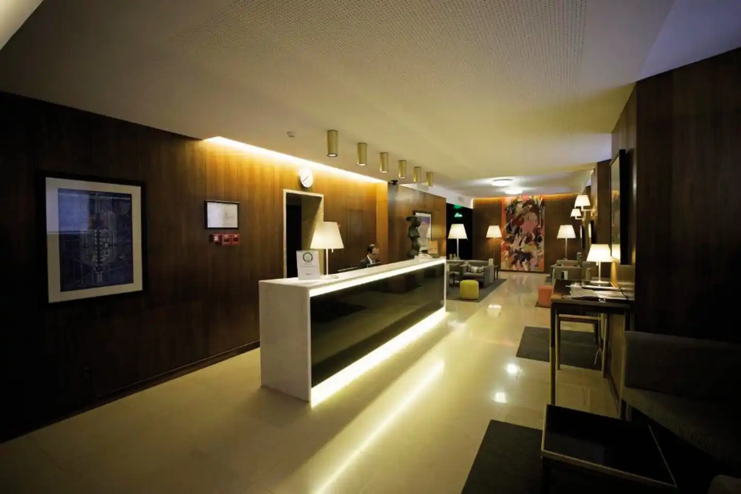 Miraparque Lobby