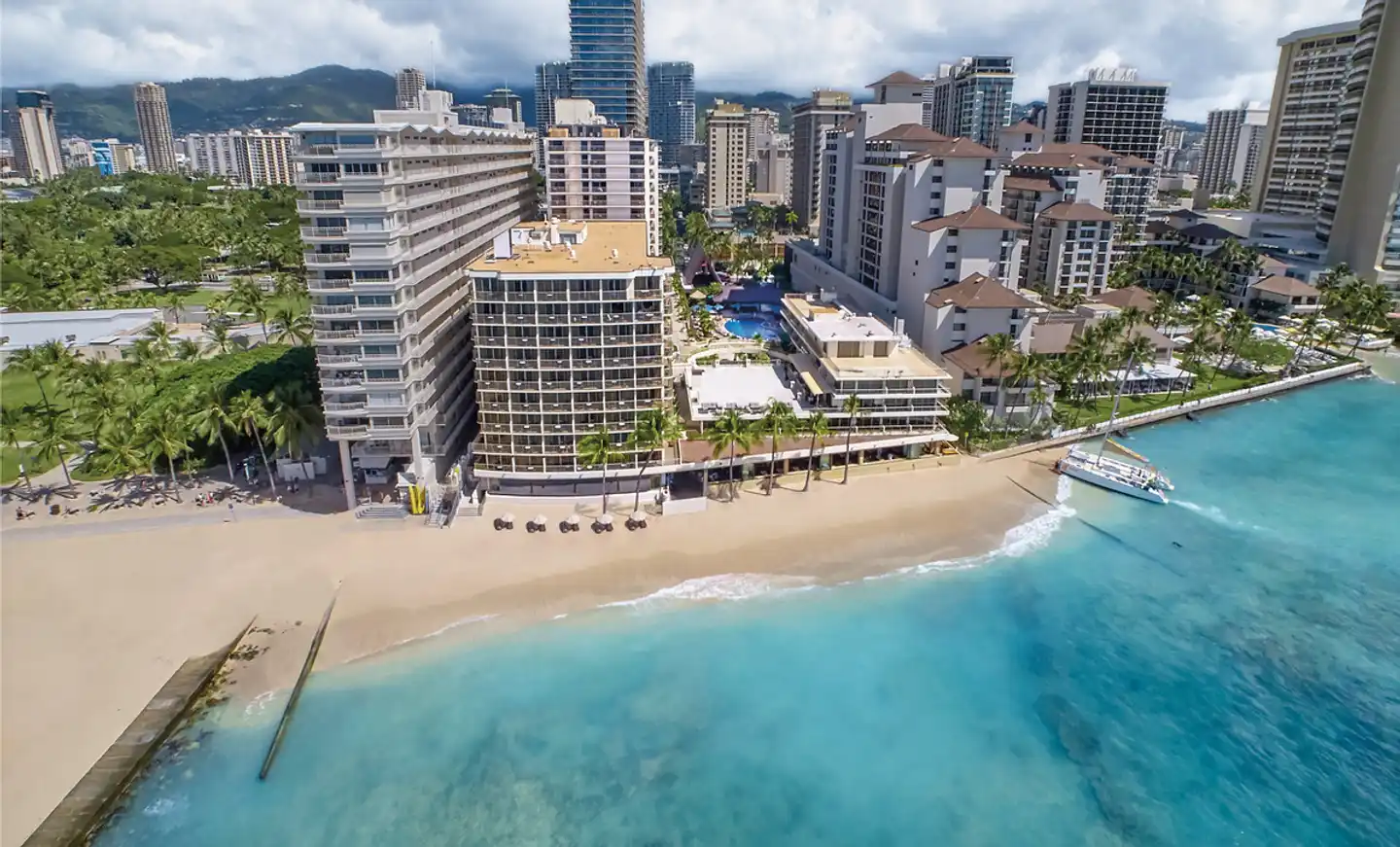 Outrigger Reef Waikiki Beach Resort Strand