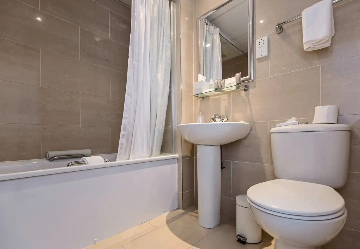 Phoenix Hotel Badezimmer