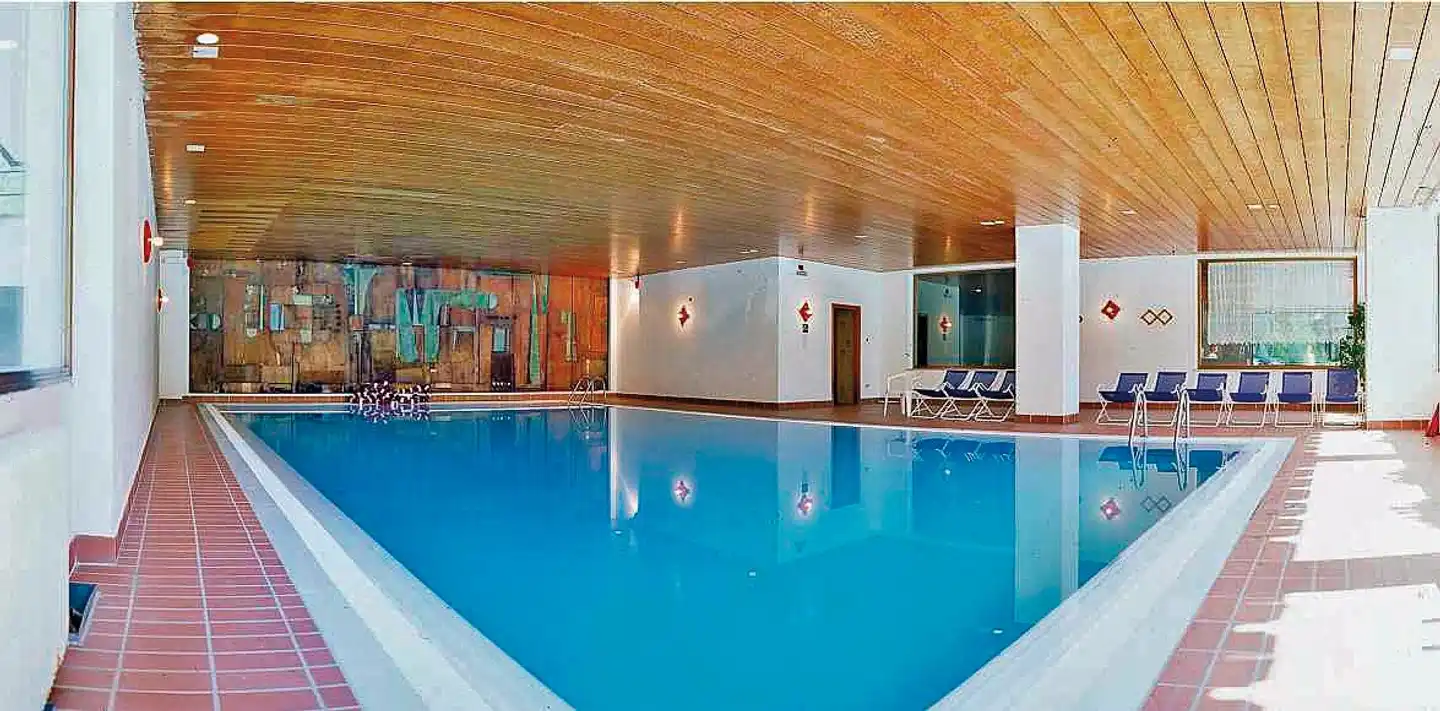 Principe Marmolada Hallenbad