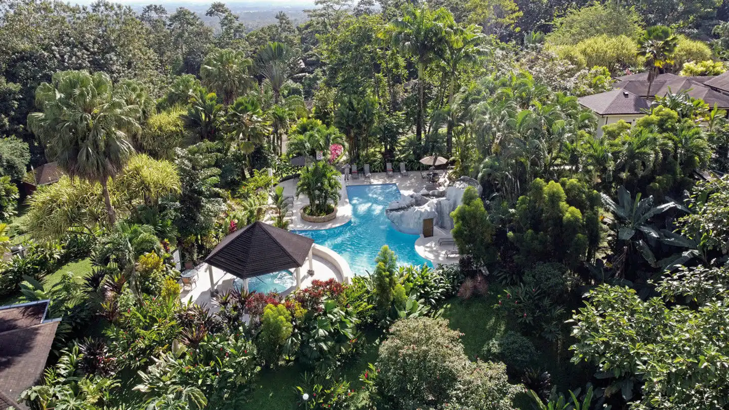 Lomas del Volcan Pool
