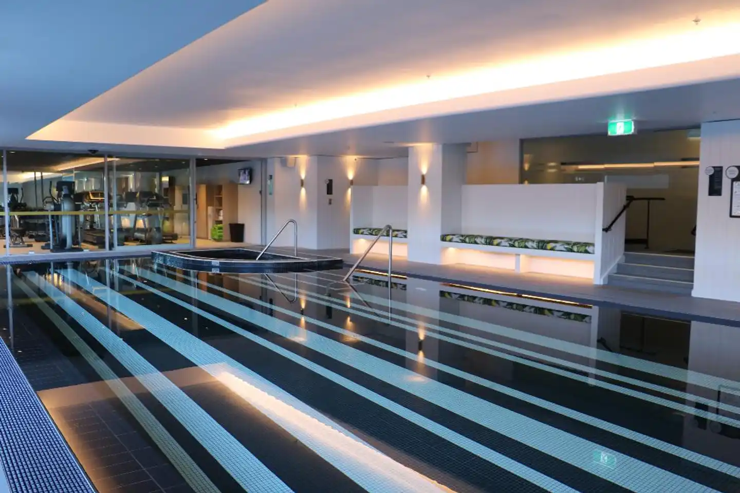 Ovolo Woolloomooloo Hallenbad