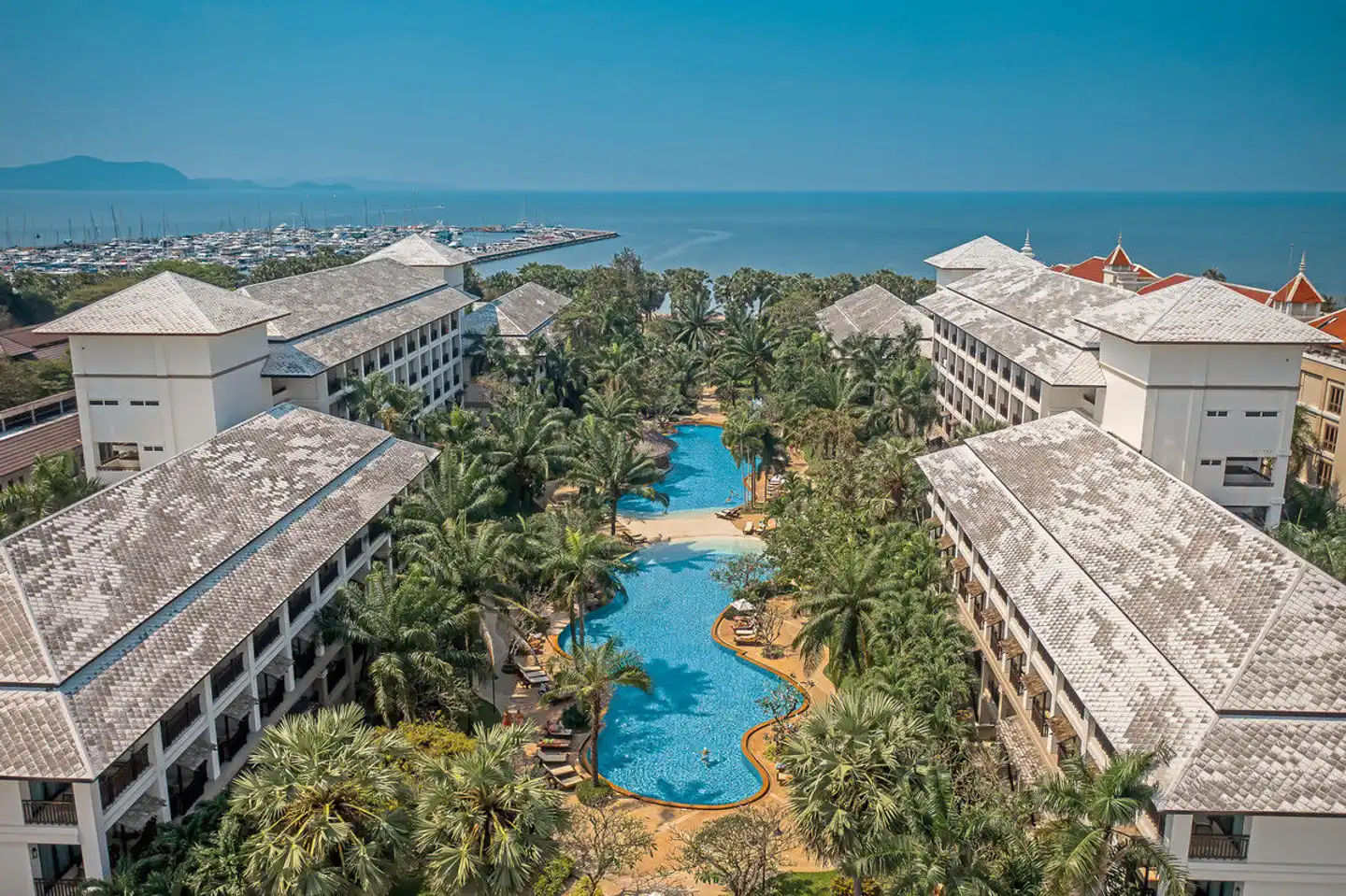 Ravindra Beach Resort & Spa Landschaft
