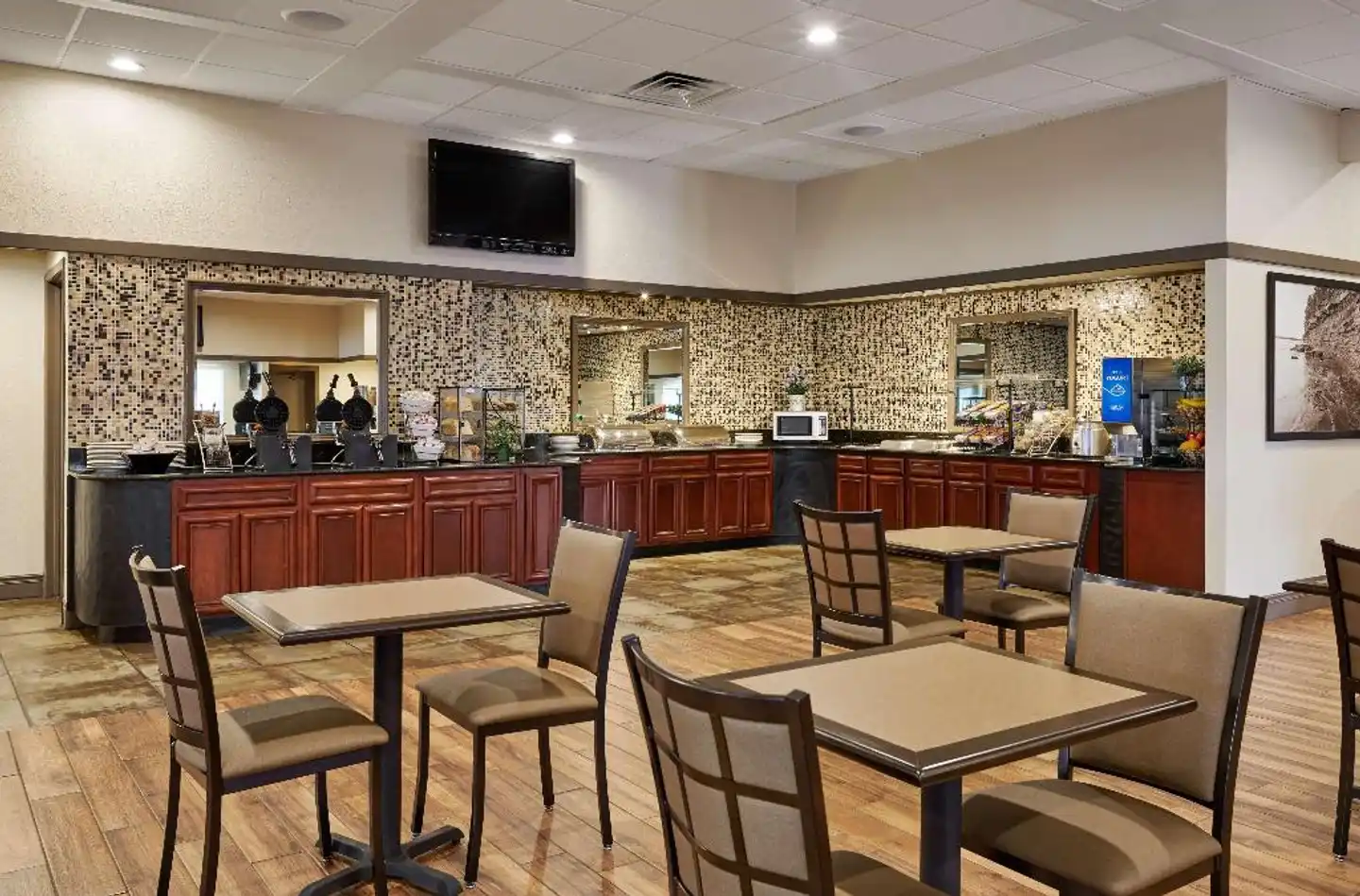 Best Western Plus Milwaukee Airport Hotel & Conference Center Bar