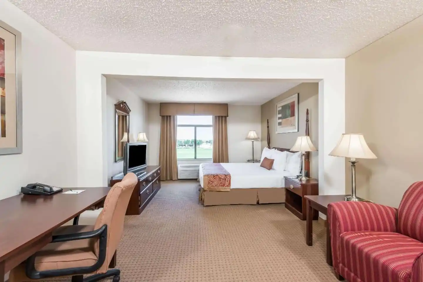 Wingate by Wyndham DFW / North Irving Lobby