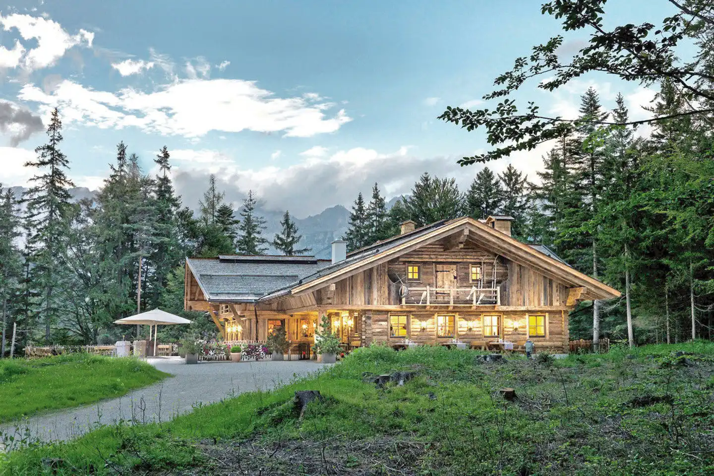 Interalpen-Hotel Tyrol Aussenansicht