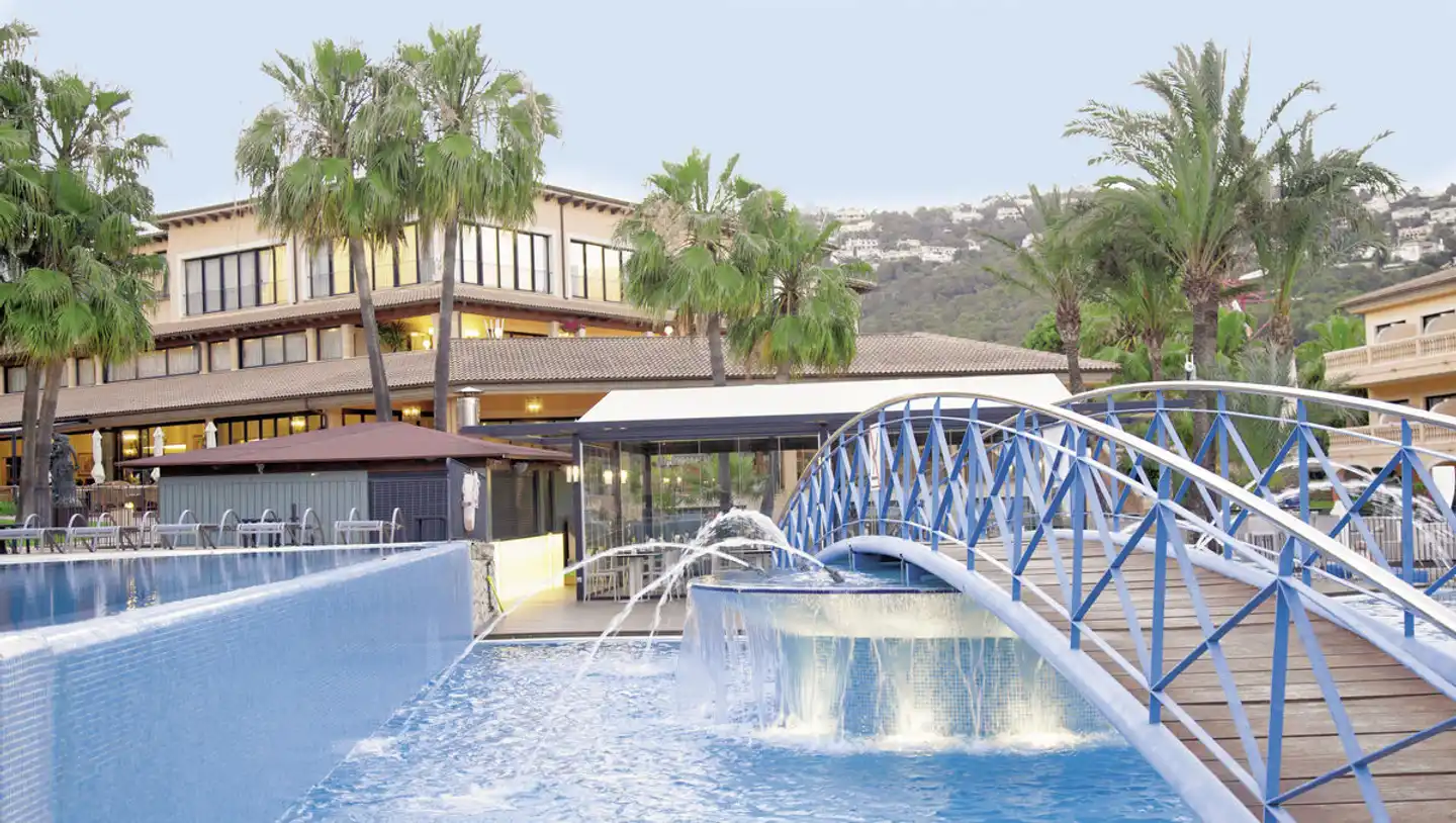 Mon Port & Spa Pool