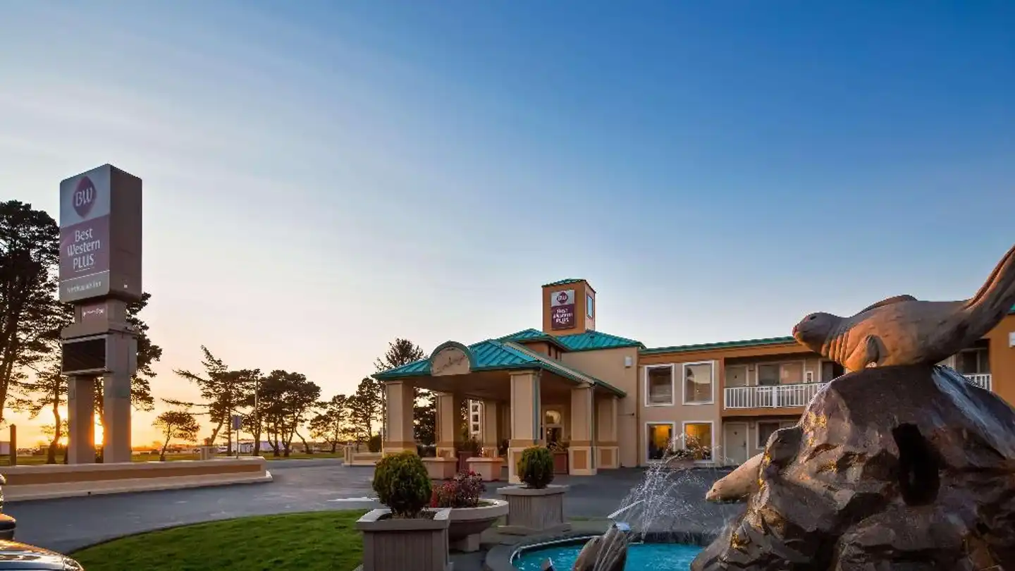 Best Western PLUS Northwoods Inn Pool