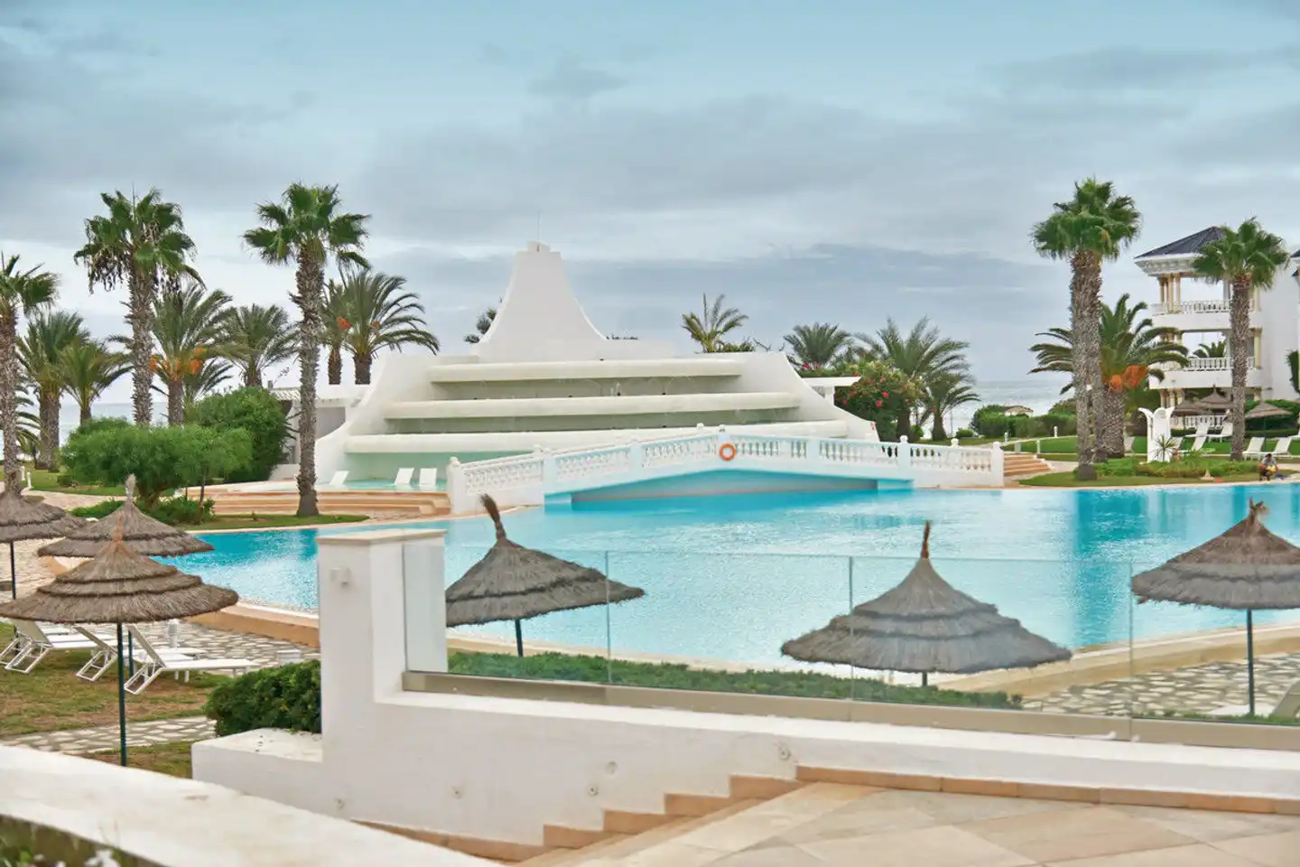 Royal Tulip Taj Sultan Pool